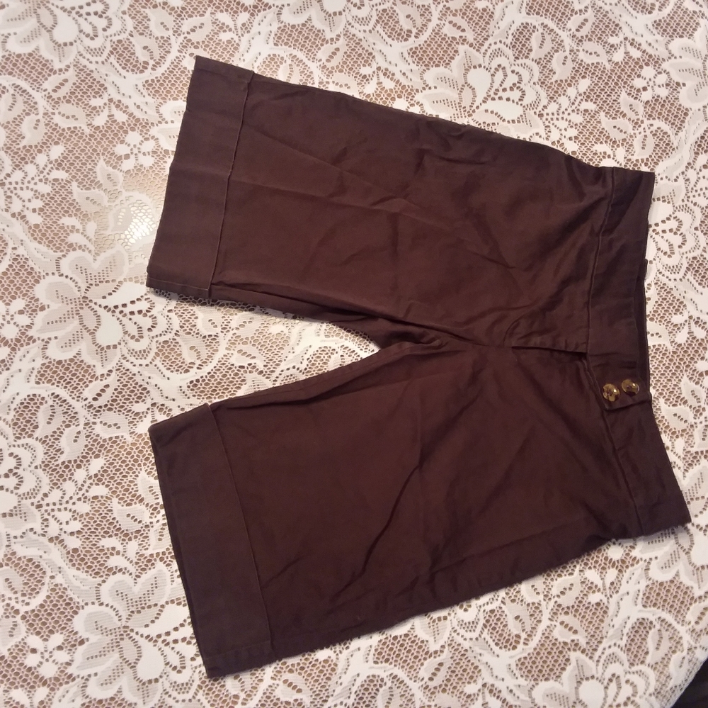 First kiss long brown shorts